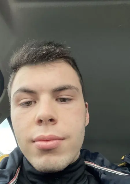 Я Guillaume, 19, из Парижа, ищу знакомство