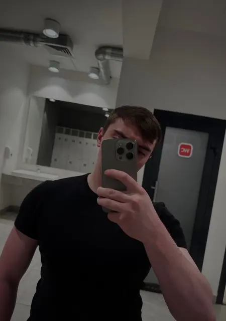 Я Рома, 24, знакомлюсь для общения в Речице