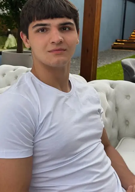 Владислав из Верхнеднепровска, ищу на сайте знакомства без обязательств