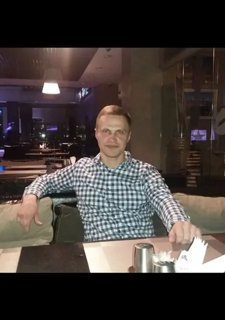 Антон из Умани, мне 38, познакомлюсь без обязательств