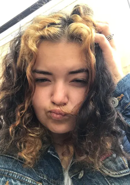 Альона из Киева, мне 21, познакомлюсь для вирта