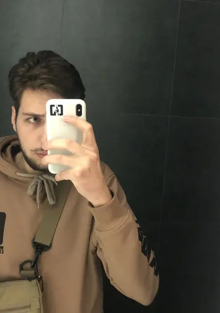 Я Евгеній, 20, из Светловодска, ищу знакомство для приятного времяпровождения