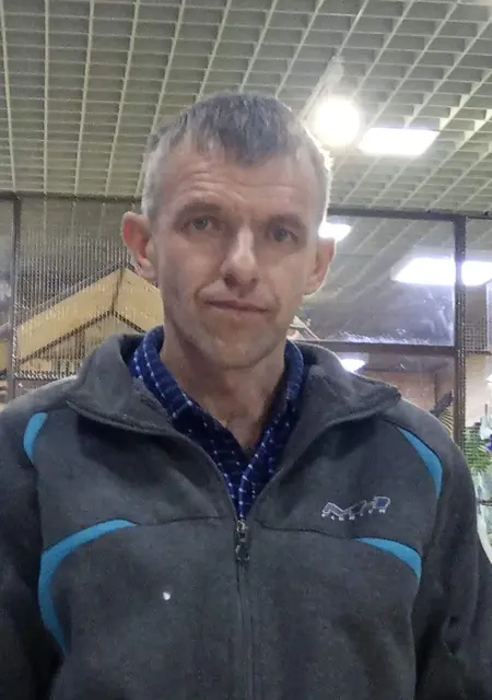 Я Александр, 45, из Бишкека, ищу знакомство для приятного времяпровождения