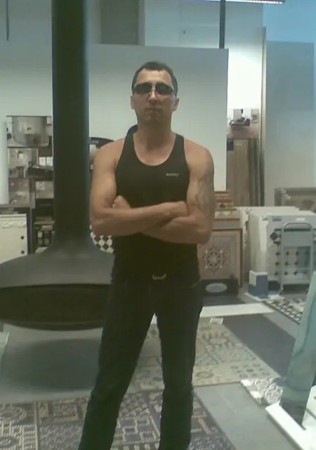 Я Владимир, 41, знакомлюсь для приятного времяпровождения в Астане