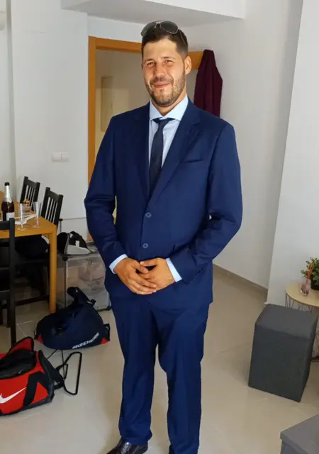 Miguel de Azuqueca, busco en el sitio lío de una noche