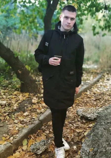 Я Вадим, 22, из Житомира, ищу знакомство для постоянных отношений
