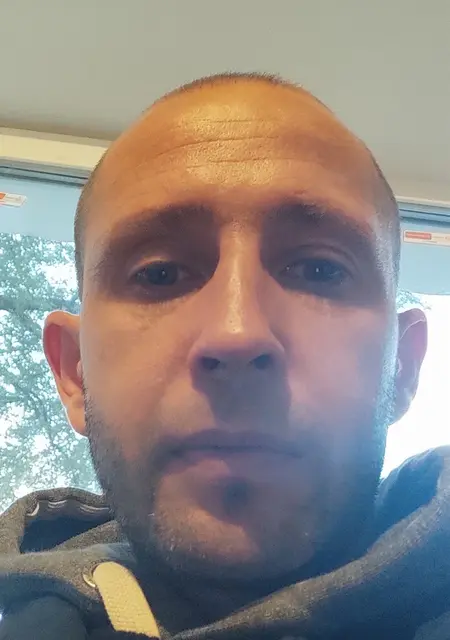 Серый из Чернигова, мне 37, познакомлюсь без обязательств