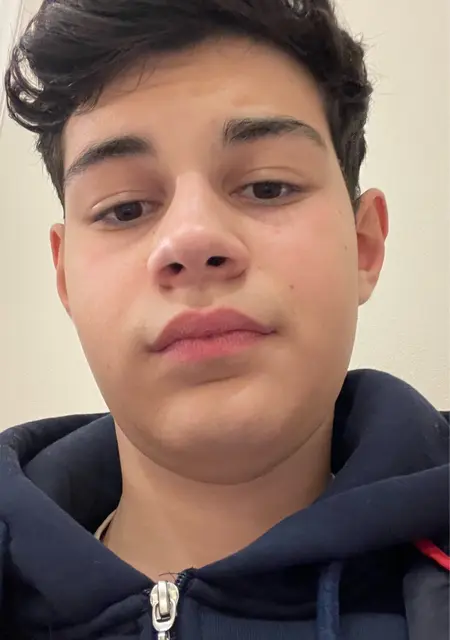 Я Sergiu, 20, из Клуж-напока, ищу знакомство для приятного времяпровождения