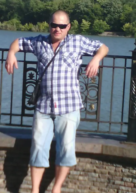 Вадим из Макеевки, ищу на сайте знакомства на одну ночь