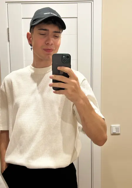 Я Илья, 21, знакомлюсь для постоянных отношений в Киеве