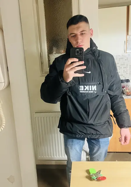 Я Vasyl, 19, знакомлюсь без обязательств в Праге