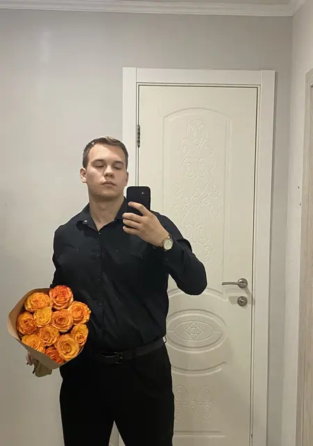 Я Егор, 19, из Витебска, ищу знакомства без обязательств