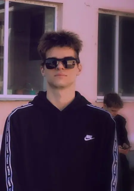 Даник из Одессы, мне 20, познакомлюсь для приятного времяпровождения