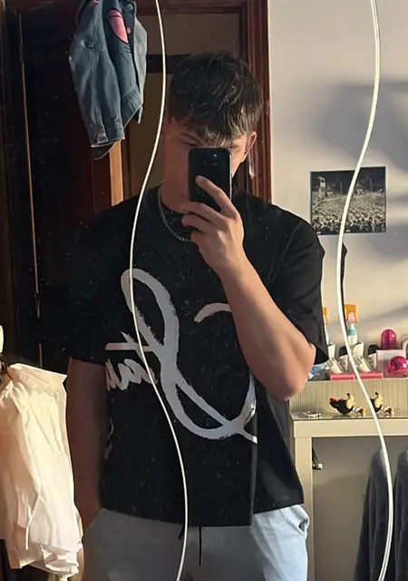 Soy Asier, 18 años, conociéndome para chatear en Bilbao
