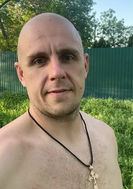 Я Иван, 35, знакомлюсь для открытые отношения в Софии