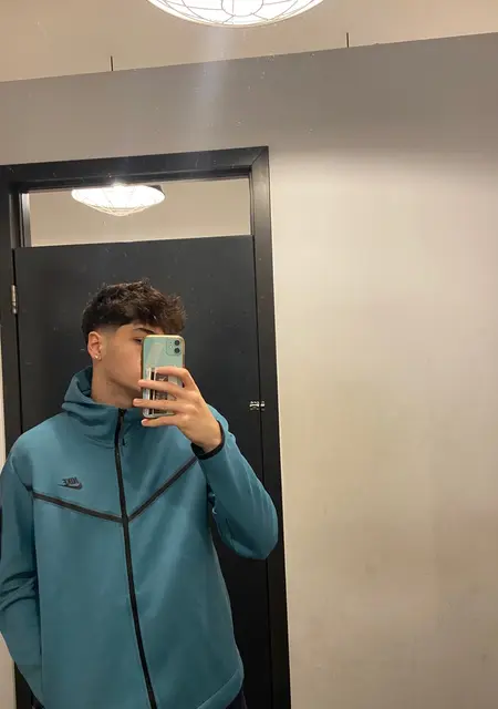 Diegomrtz из Esparreguera, ищу на сайте знакомства на одну ночь