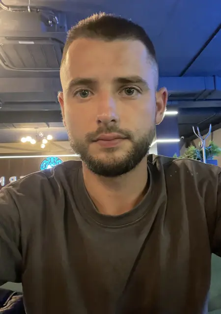 Alex из Мозыря, мне 28, познакомлюсь на одну ночь