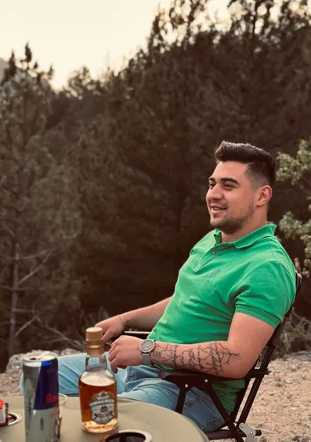 Taha из Анкары, ищу на сайте знакомства на одну ночь