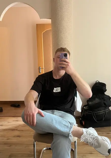 Я Lev, 23, знакомлюсь для приятного времяпровождения в Чернигове