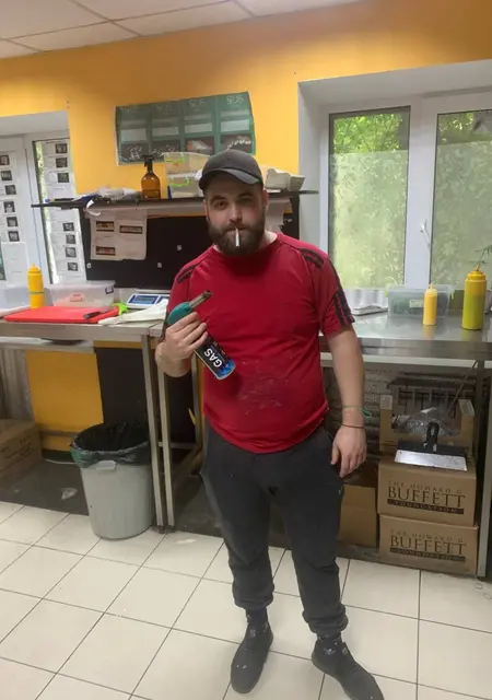 Vlad from Reading, looking for one-night stand