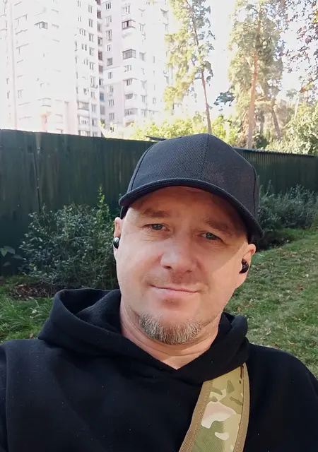 Александр из Ирпени, мне 25, познакомлюсь для постоянных отношений