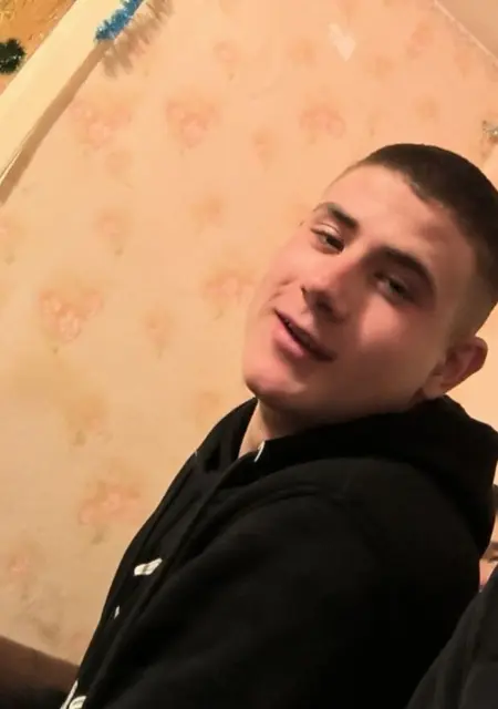 Я Руслан, 25 років, знайомлюсь на одну ніч у Маріуполі