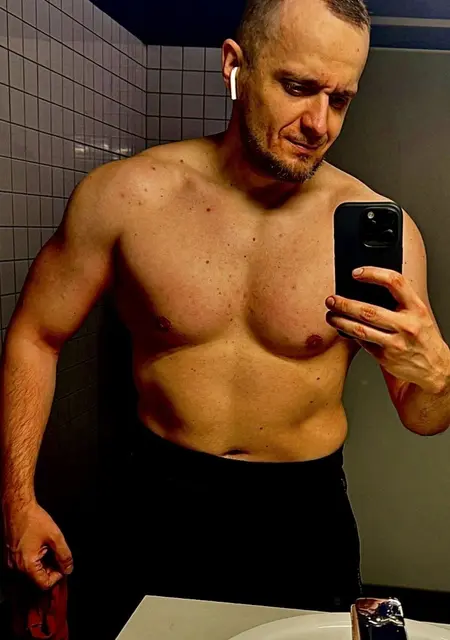 Артем из Днепра, ищу на сайте приятное времяпровождение