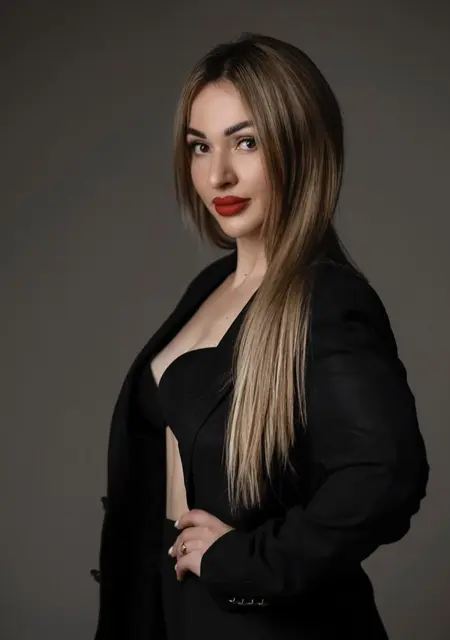 Я Алина, 27, из Павлограда, ищу знакомства без обязательств