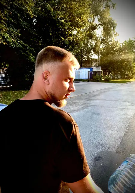 Я Воха, 21, из Хмельницкого, ищу знакомства без обязательств