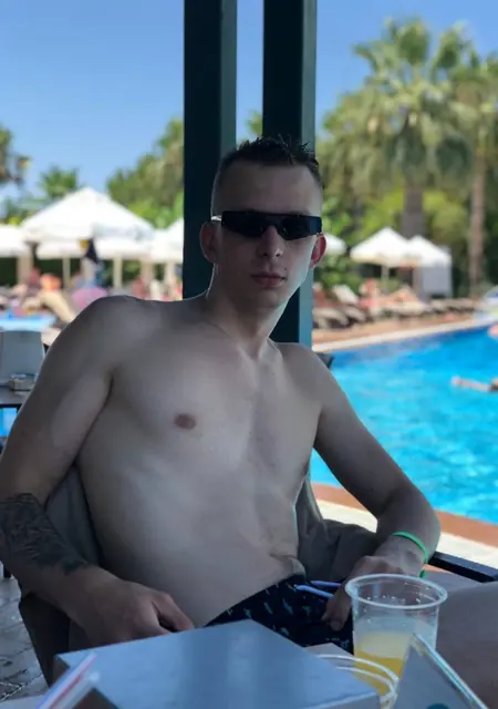 Макс из Сум, мне 24, познакомлюсь для приятного времяпровождения