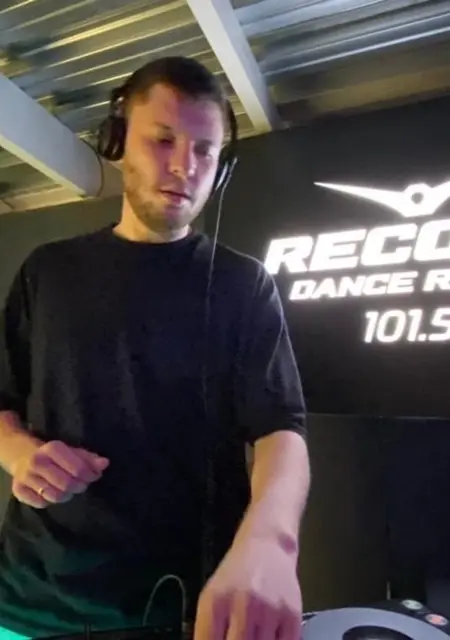 Я Алексей, 36, из Риги, ищу знакомства на одну ночь