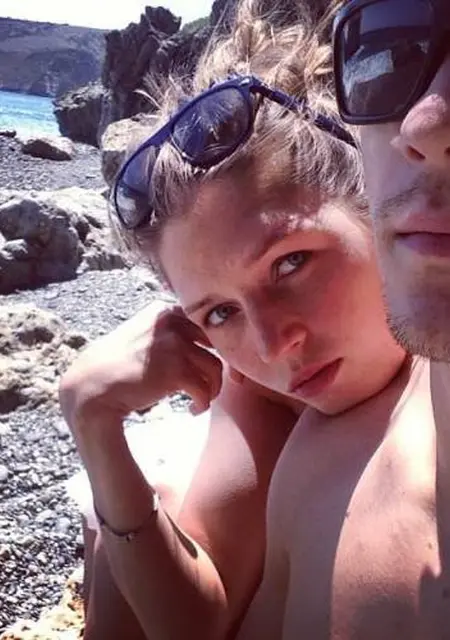 Я Саша Вика, 46, из Одессы, ищу знакомства без обязательств