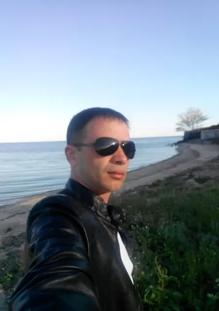 Виктор из Николаева, мне 42, познакомлюсь на одну ночь