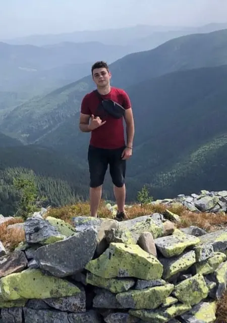 Я Василь, 21, из Козовы, ищу знакомства на одну ночь