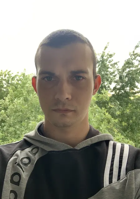 Я Игорь, 28, из Чернигова, ищу знакомства на одну ночь