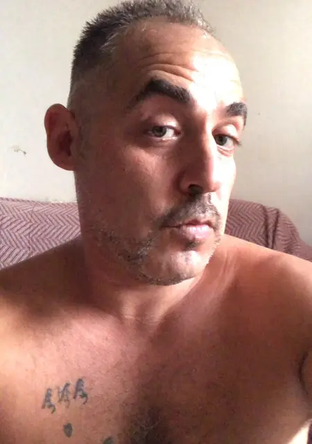 Daniel из Кадиса, ищу на сайте знакомства на одну ночь