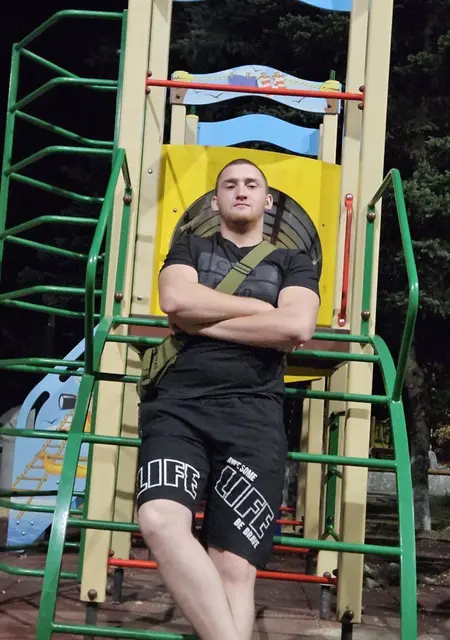 Я Никита, 21, знакомлюсь на одну ночь в Донецке