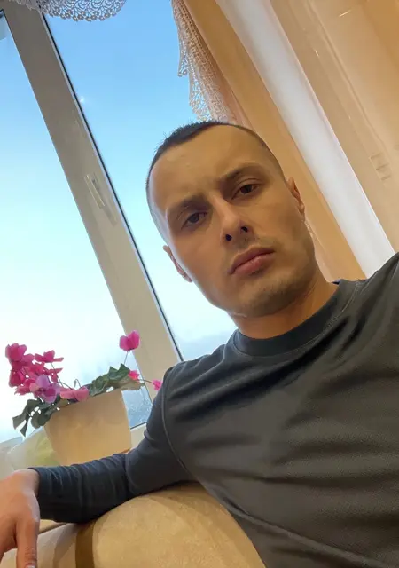 Я Алексанрд, 29 років з Луганська, шукаю знайомство для спільних подорожей