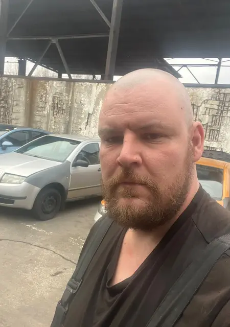 Я Pavel, 35, из Орлова, ищу знакомства на одну ночь