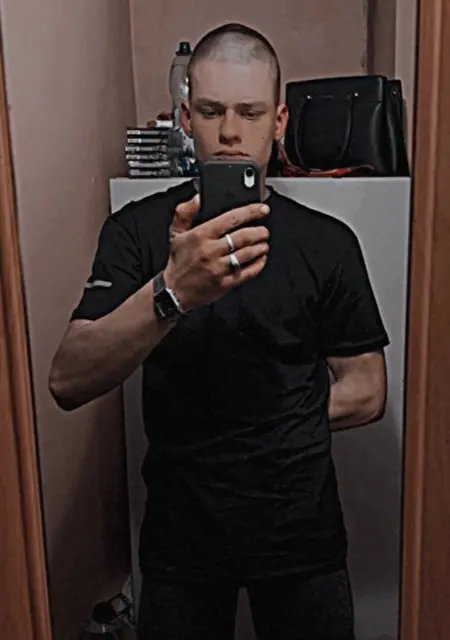 Владислав из Черкасс, ищу на сайте знакомства на одну ночь