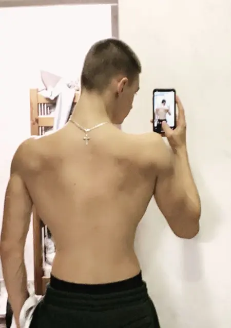 Міша из Стрыя, мне 20, познакомлюсь для приятного времяпровождения