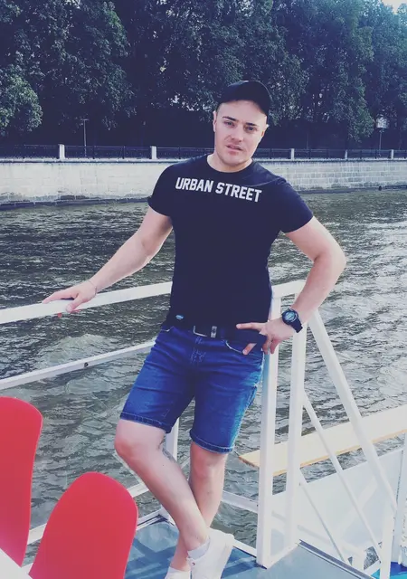 Я Виктор, 29, знакомлюсь для постоянных отношений в Ереване