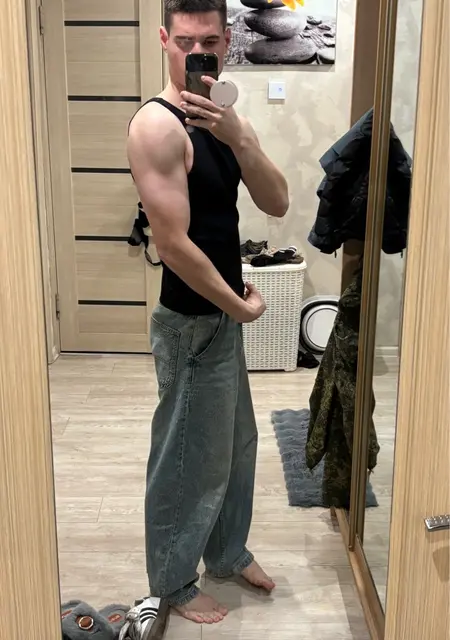 Я Иван, 19, знакомлюсь для общения в Бангкоке