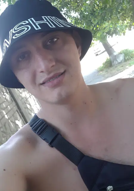 Руслан из Кривого Рога, ищу на сайте знакомства без обязательств