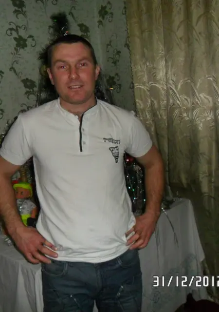 Я Василий, 42, знакомлюсь для приятного времяпровождения в Горках