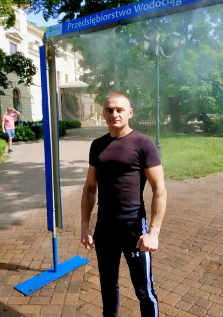 Я Віталік, 31, знакомлюсь на одну ночь в Черновцах