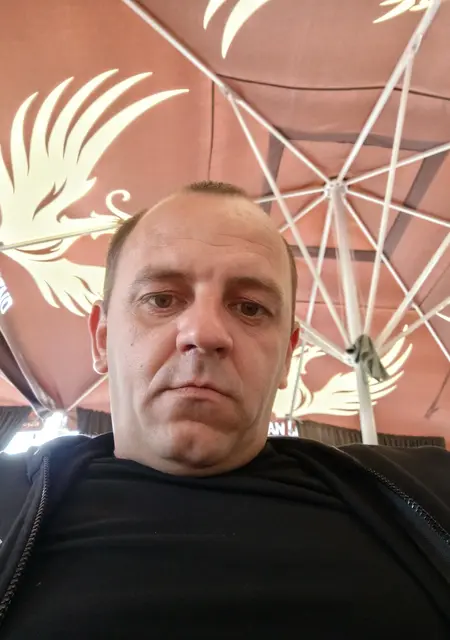 Я Саша, 38 років, знайомлюсь для постійних стосунків у Кропивницькому