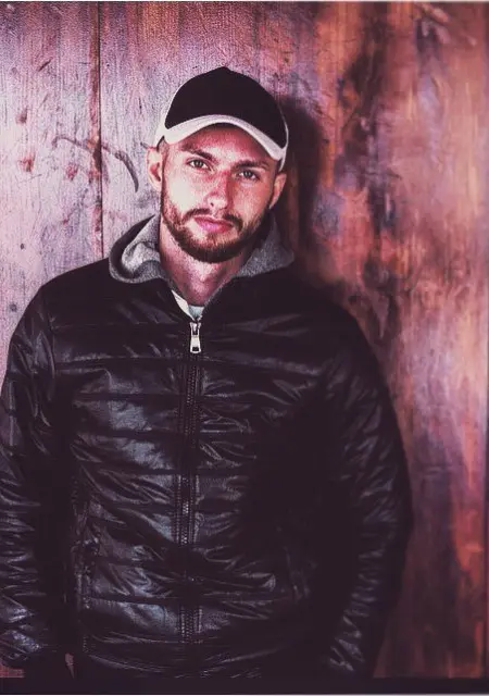 Я Артур, 49 років, знайомлюсь без зобов'язань у Харцизьк