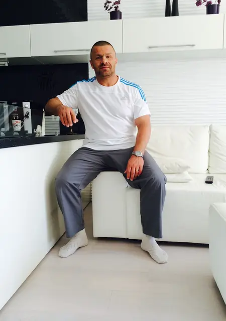 Гарик з Броварів, мені 44 років, познайомлюсь для приємного проведення часу