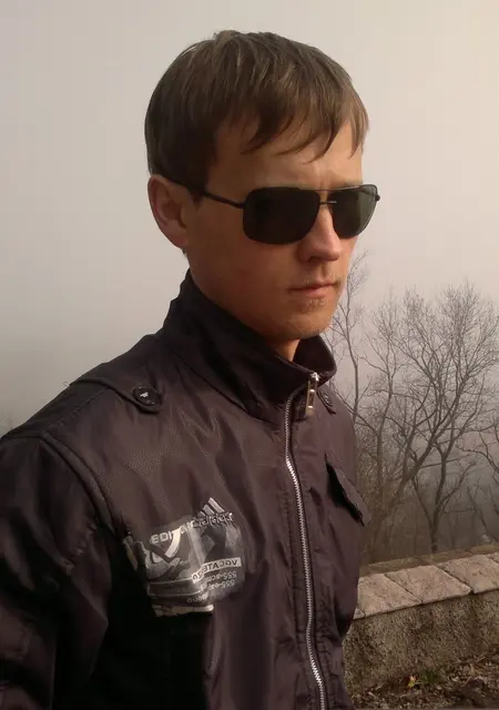 Денис з Маріуполя, шукаю на сайті знайомства без зобов'язань